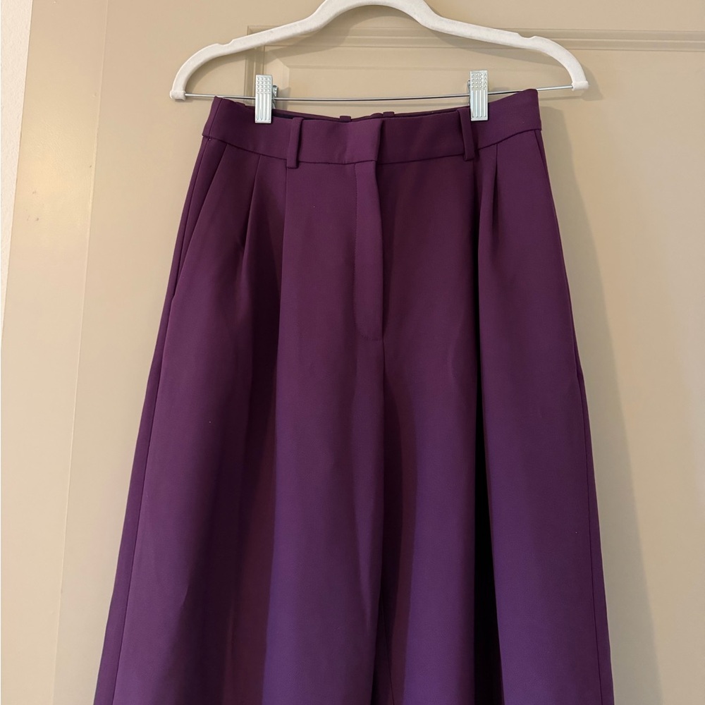 Aritzia Babaton Pleated Trouser Pants Plum - Size 6 - Picture 3 of 5